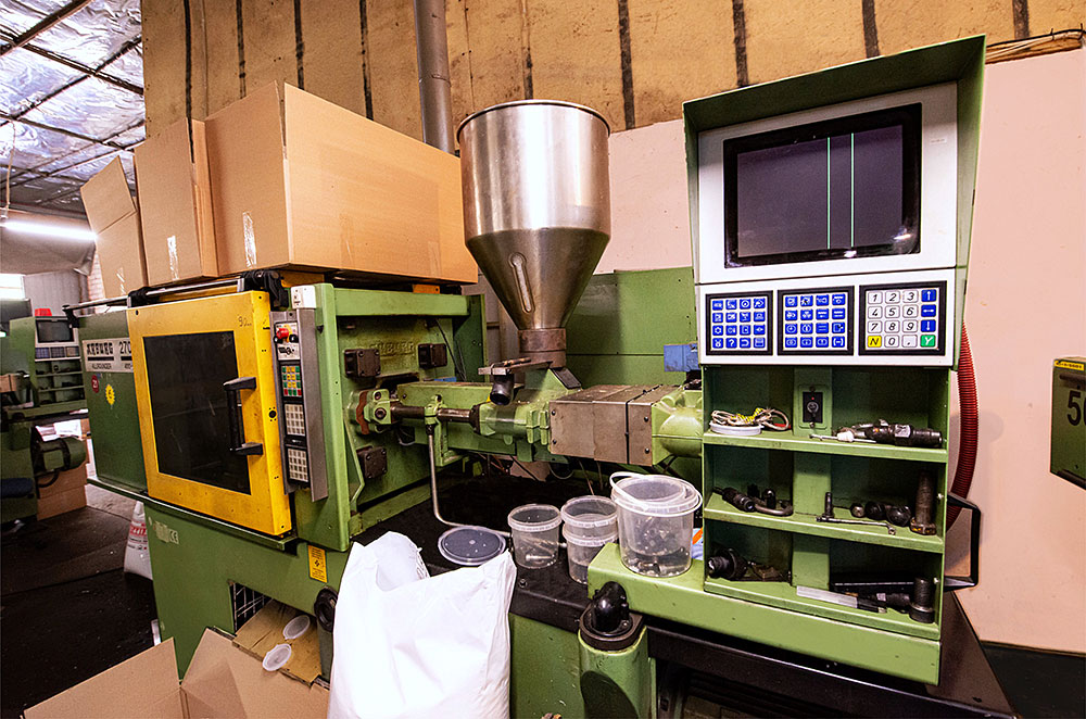 Extrusion Injection Machine Injection Molding & Extrusion - LC Plast